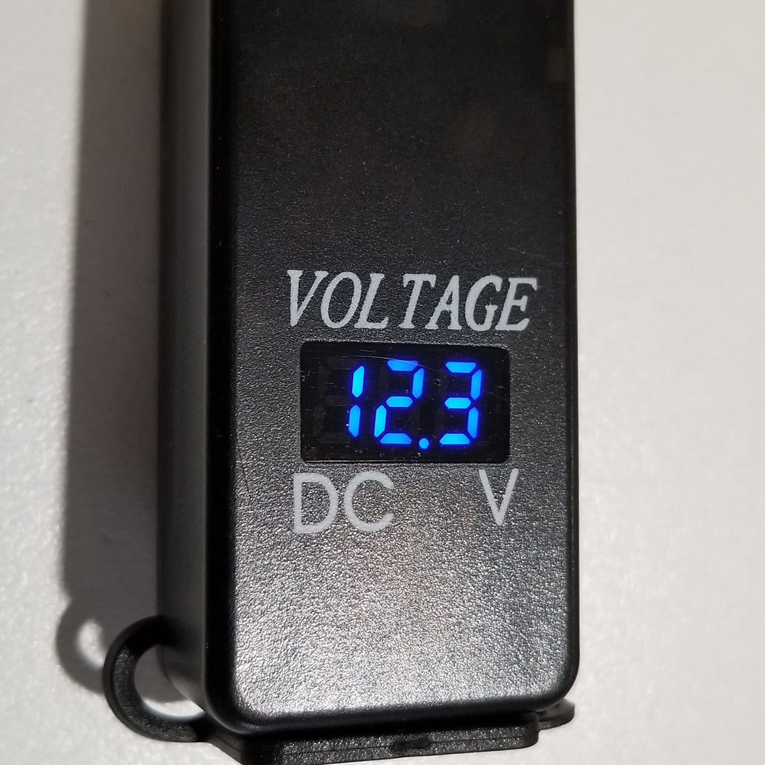 SAE to 2 USB 2.1a Port Adapter with Digital Voltage Display