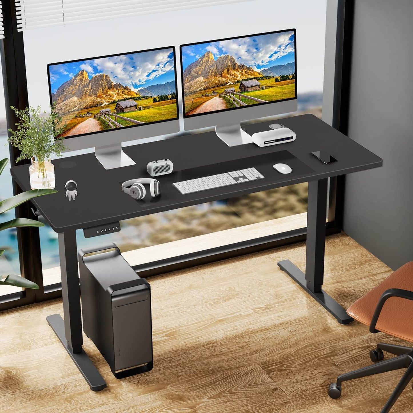 Electric Height Adjustable Standing Desk by Blak Hom